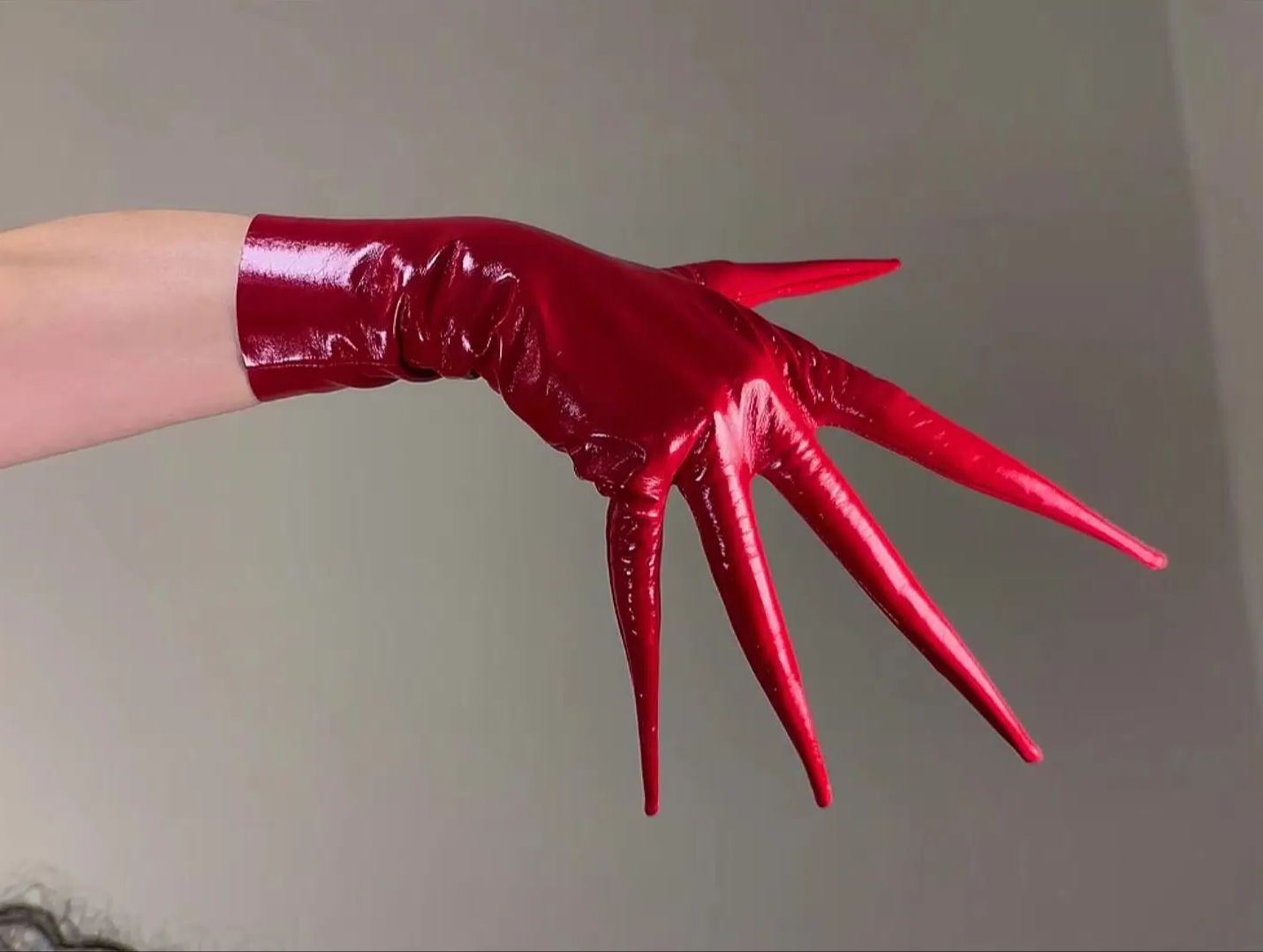 Shine Red CLAW GLOVES  POINTED - огляд і ціна Patent Leather Shine